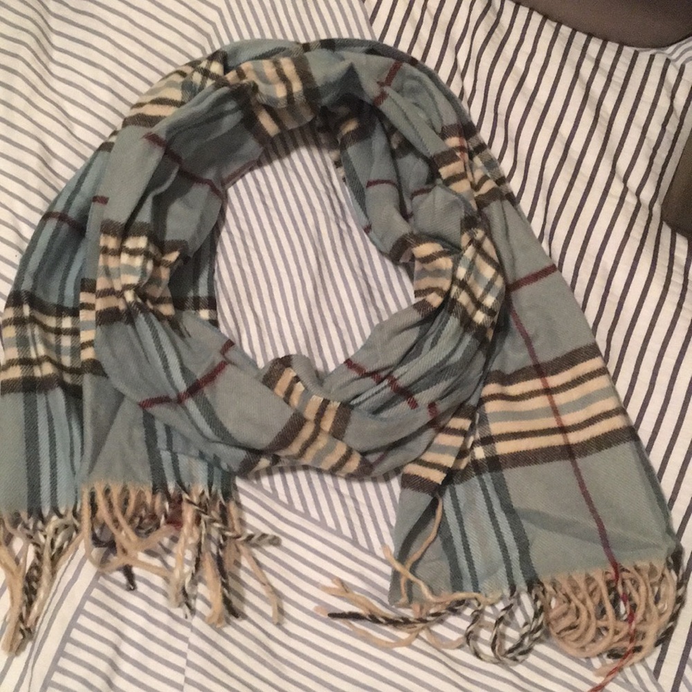 🎉🎉 Preston & York blue plaid scarf.